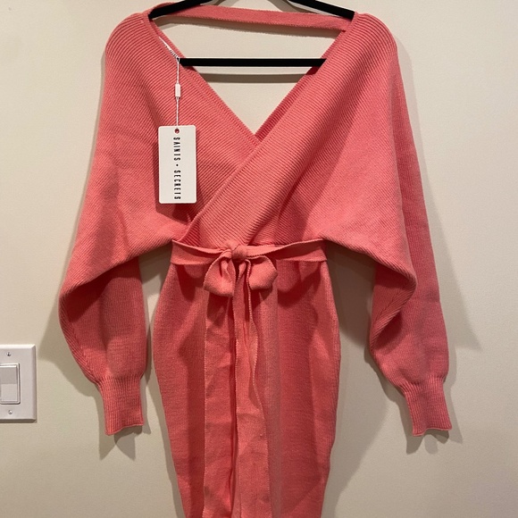 BRAND NEW Saints + Secrets Pink/Rose Knitted Sweater Dress Size L - Picture 1 of 4